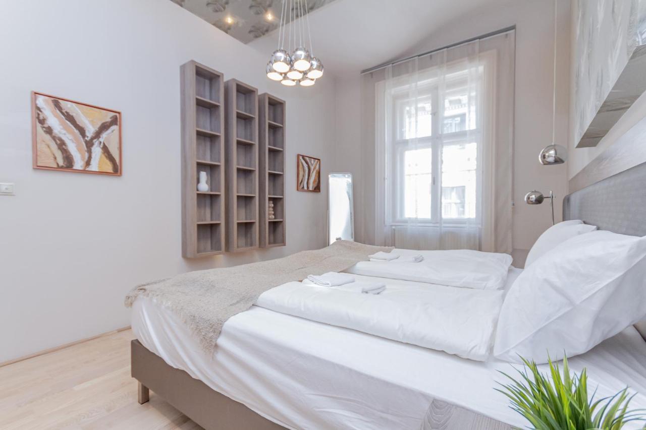 Andrassy Str. Luxury Apartment ブダペスト エクステリア 写真