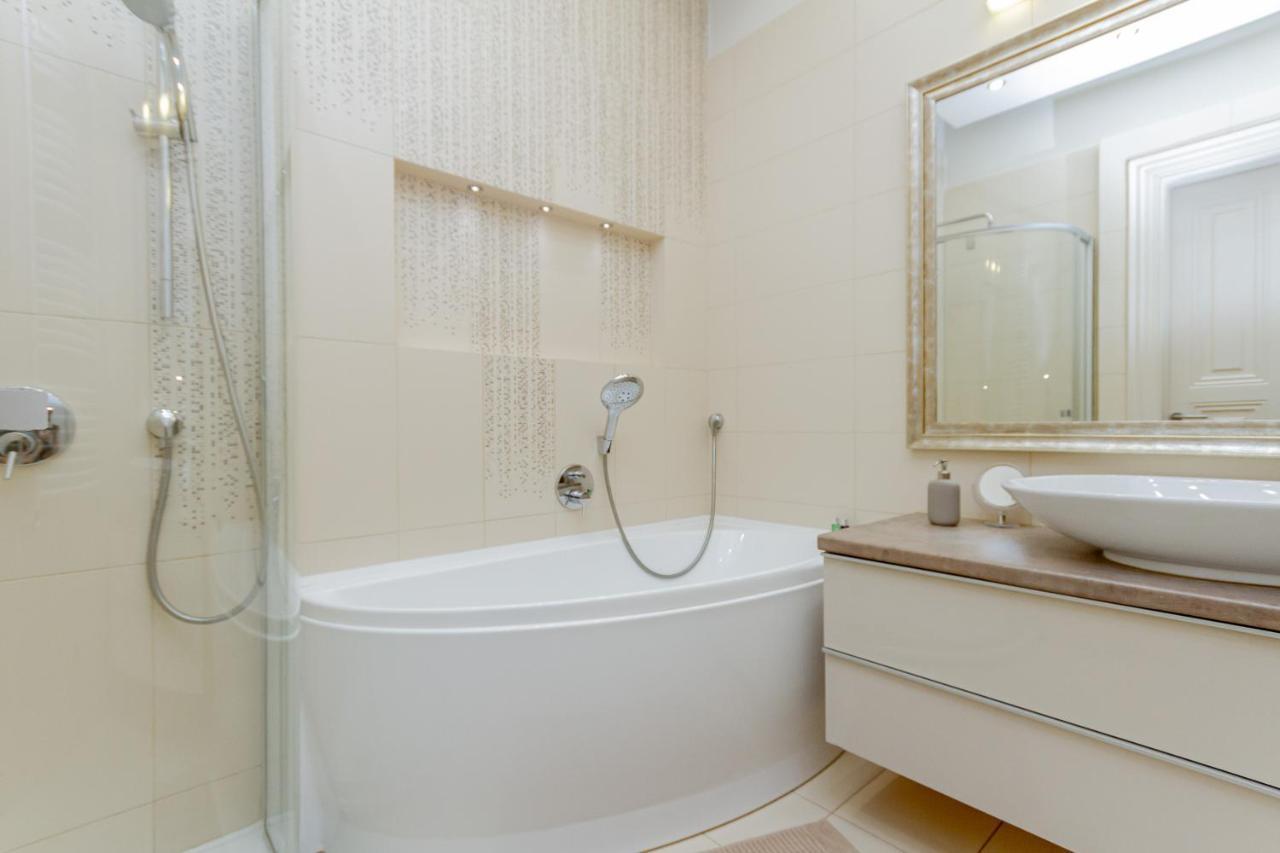 Andrassy Str. Luxury Apartment ブダペスト エクステリア 写真