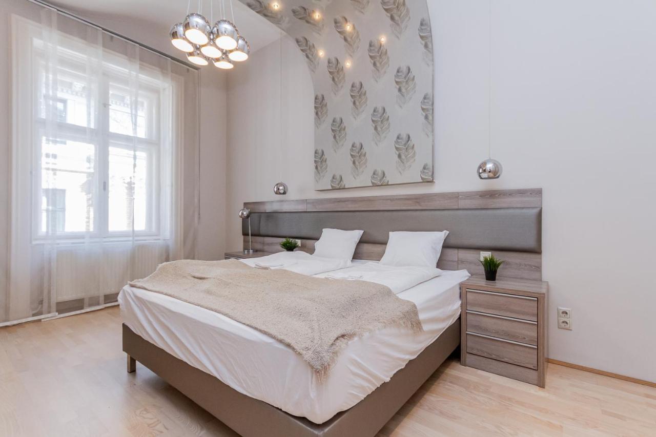 Andrassy Str. Luxury Apartment ブダペスト エクステリア 写真